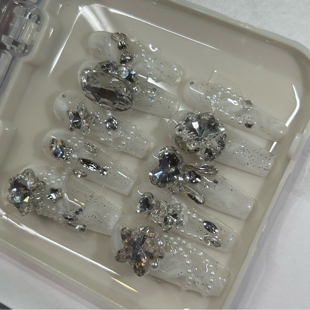 New press on nails